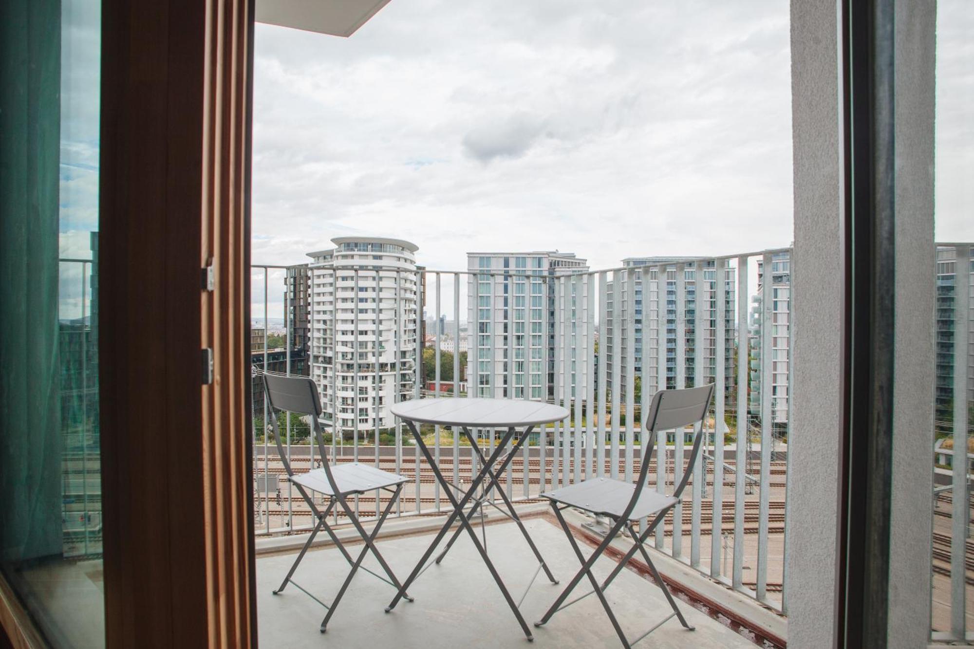 Decorous Cozy City View Suite Відень Екстер'єр фото